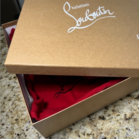 Worn only twice - Picture 9 of 13